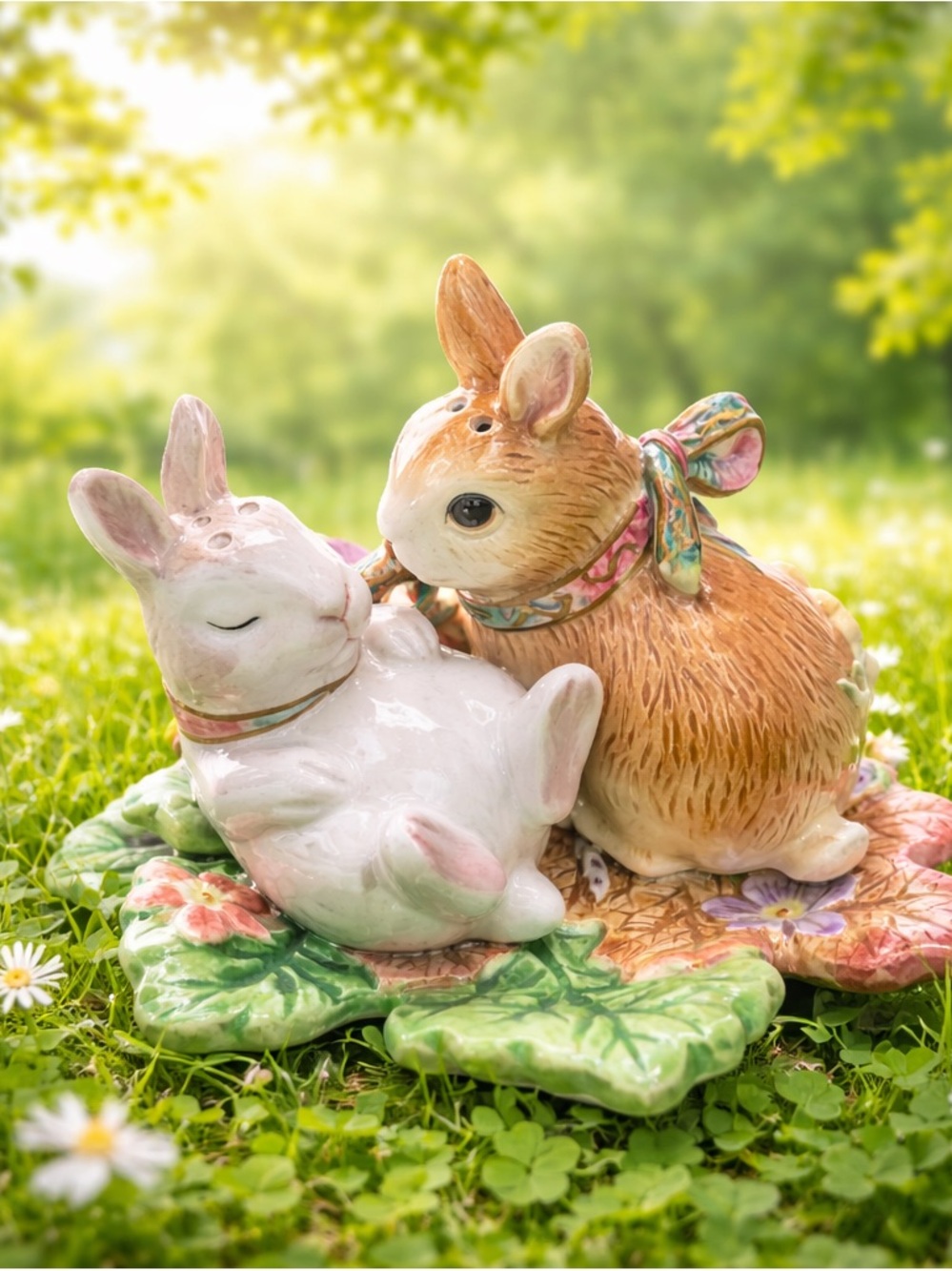 Fitz and Floyd SALT & PEPPER SHAKER Easter